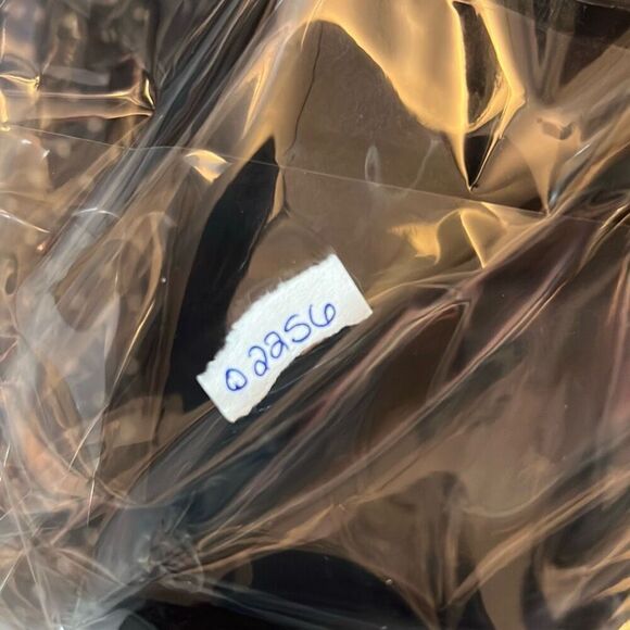 Classic Black Dress - Perfect for Any Occasion - Picture 4 of 4